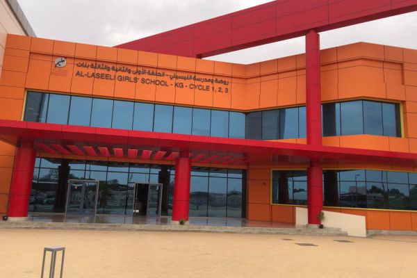 زيارة مدرسة الليسيلي الحلقة الأولى و الثانية و الثالثة بنات ضمن حملة لغدي أفحص دمي